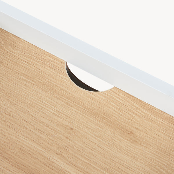 Comodino Kuorshare 55x42x37 cm Bianco/effetto quercia [en.casa]