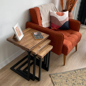 Tavolino da salotto Rørvig set da 3 in legno di pino, tinto [en.casa]