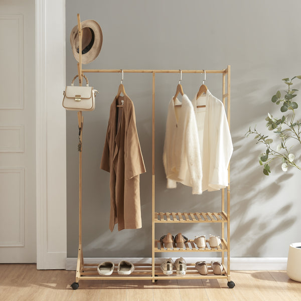 Appendiabiti su ruote Ikaalinen in bambù [en.casa]