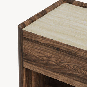 Comodino Trorlon 55x50x40 cm effetto noce/travertino [en.casa]