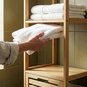 Scaffale da Bagno Anun in Bambù con Cesto Portabiancheria Rimovibile 130x36x33 cm - Effetto Legno [en.casa]