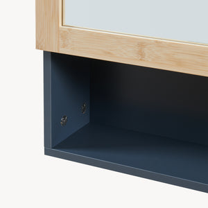 Mobiletto da Parete Svanes a Specchio Armadietto Pensile da Bagno con Ante in Bambù 58 x 56 x 13 cm - Grigio Scuro/Naturale [en.casa]

