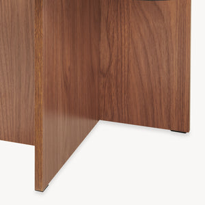 Tavolino da Caffè Benexjö con Piano Quadrato in Vetro 70 x 70 x 36 cm - Effetto Noce/Grigio [en.casa]