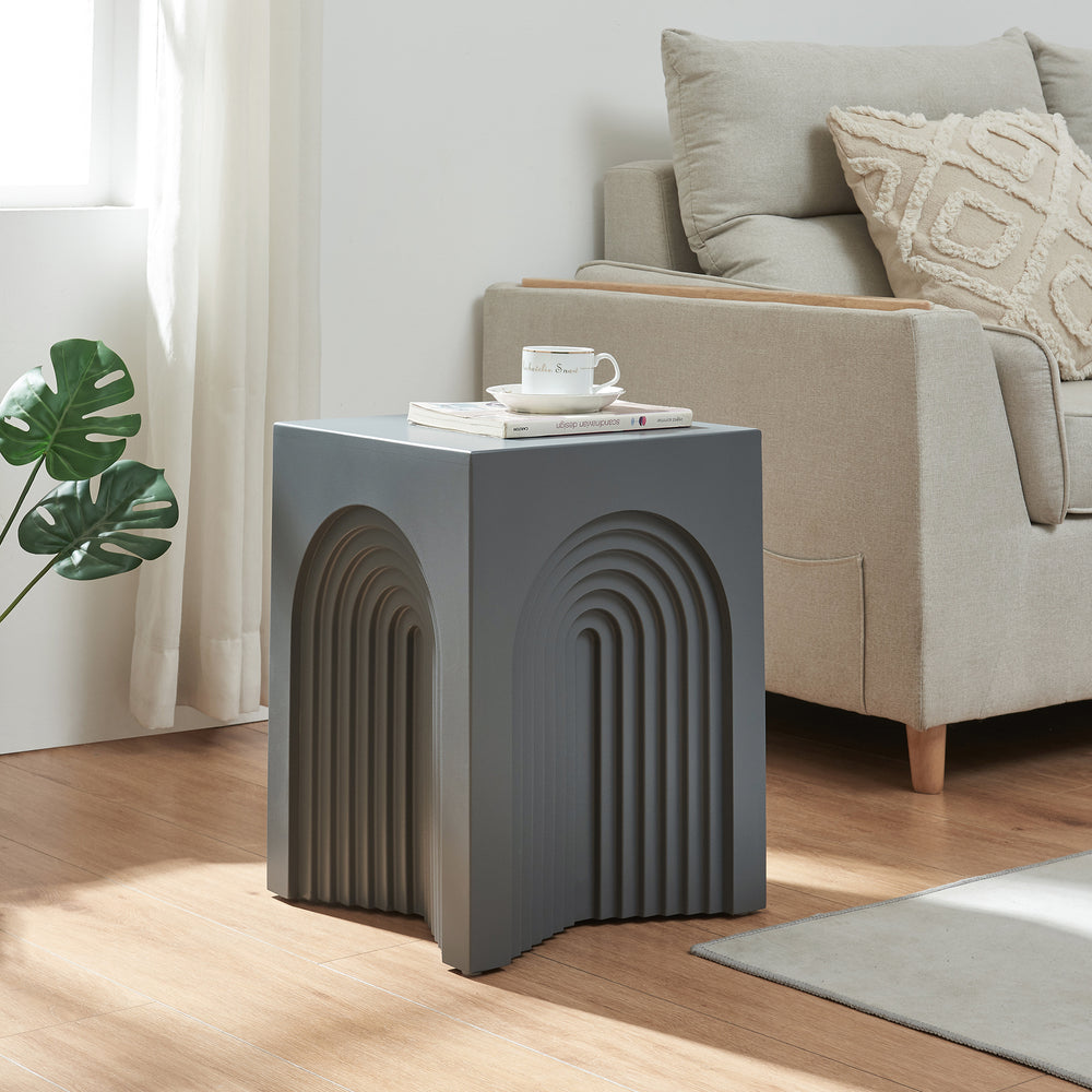 Tavolino Cubo Elverumn con Design Arcuato [en.casa]