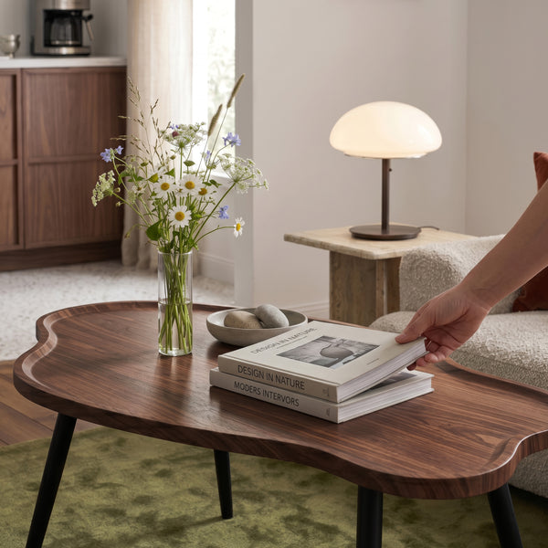 Tavolino da Caffè Trestaneng con Piano Sagomato 100x60x47 cm - Effetto Noce [en.casa] 