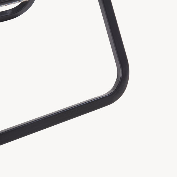 Tavolino con portagiornali Jäller [en.casa]