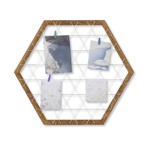 Griglia da Parete Bacheca Multifunzione con Cornice in Legno e Rete di Fili Appendi Foto Memoboard Esagonale Espositore Decorativo - Vari Colori [en.casa]