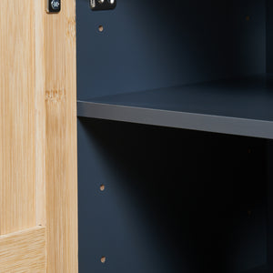 Mobile Sottolavabo Svanes a 2 Ante in Bambù e Scomparti 70 x 60 x 30 cm - Grigio Scuro/Naturale [en.casa]