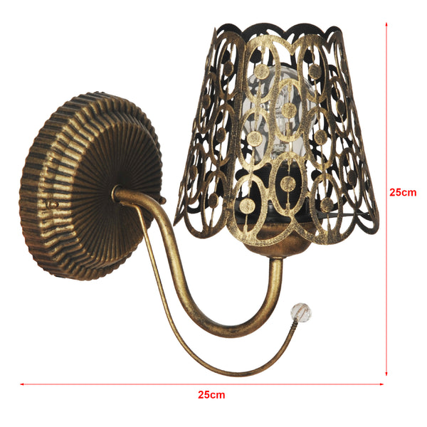 Lampada da Parete 'Finedon' a Braccio Curvo e Sfera di Cristallo Applique con Paralume Conico Traforato  - vari colori - lux.pro