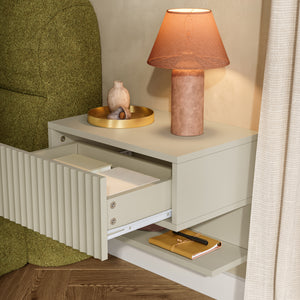 Comodino Sospeso da Parete Nand con Cassetto [en.casa]