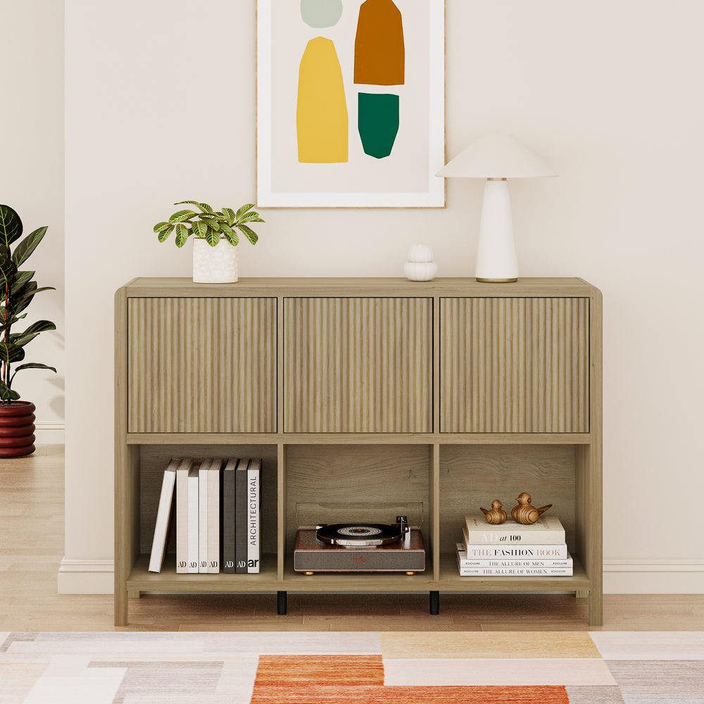 Credenza Bassa Lukkodso con Ante e Scomparti Aperti [en.casa]