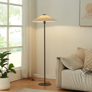 Lampada da Terra Appledore con Paralume a Cono Piatto Pieghettato lux.pro