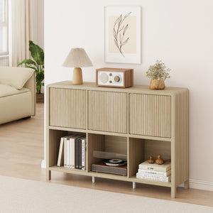 Credenza Bassa Lukkodso con Ante e Scomparti Aperti [en.casa]