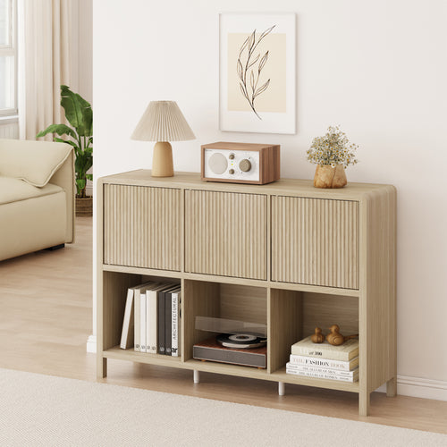 Credenza Bassa Lukkodso con Ante e Scomparti Aperti [en.casa]